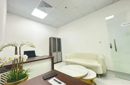 Office Space - Studio - 1 Bathroom for rent in Red Avenue - Al Garhoud - Dubai