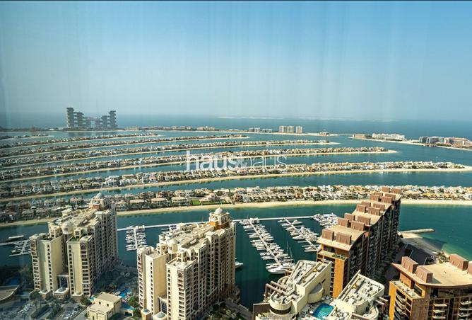 Apartment - 1 Bedroom - 2 Bathrooms for rent in The Palm Tower - Palm Jumeirah - Dubai