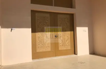 Villa - 4 Bedrooms - 5 Bathrooms for rent in Mohamed Bin Zayed City - Abu Dhabi