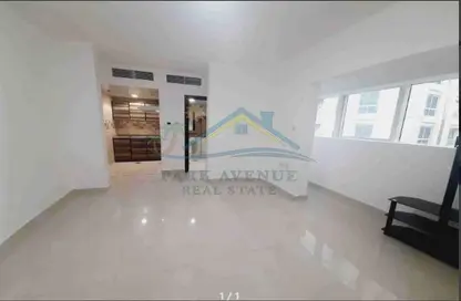 Apartment - 1 Bathroom for rent in Tourist Club Area - Abu Dhabi