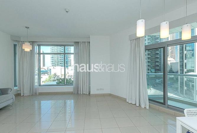 Apartment - 1 Bedroom - 2 Bathrooms for rent in Fairfield Tower - Park Island - Dubai Marina - Dubai