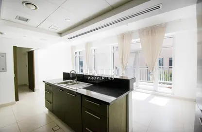 Apartment - 1 Bedroom - 1 Bathroom for rent in The Lofts Central - The Lofts - Downtown Dubai - Dubai