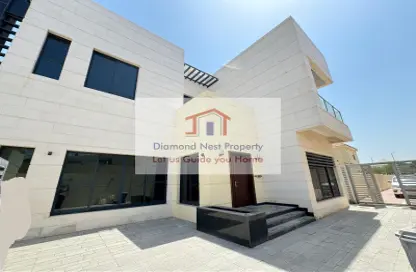 Villa - 5 Bedrooms - 7 Bathrooms for rent in Al Qurm Street - Al Qurm - Abu Dhabi