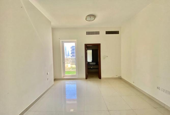 Apartment - 2 Bedrooms - 3 Bathrooms for rent in Jumeirah Garden City - Al Satwa - Dubai