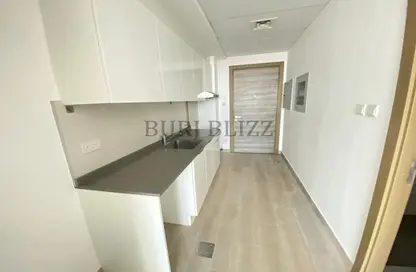 Apartment - 1 Bathroom for rent in Bloom Towers B - Bloom Towers - Jumeirah Village Circle - Dubai