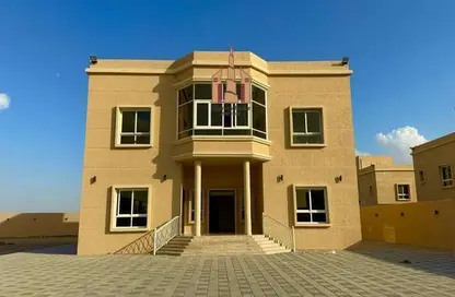 Villa - 5 Bedrooms for rent in Al Suyoh - Sharjah