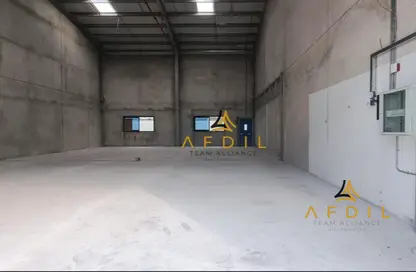 Warehouse - Studio - 1 Bathroom for rent in Al Khabisi - Deira - Dubai