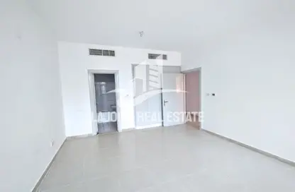 Apartment - 3 Bedrooms - 3 Bathrooms for rent in Khalifa Street - Abu Dhabi