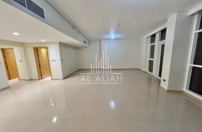 Duplex - 3 Bedrooms - 5 Bathrooms for rent in Al Khalidiya - Abu Dhabi