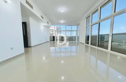 Apartment - 3 Bedrooms - 4 Bathrooms for rent in Manara Tower - Al Khalidiya - Abu Dhabi