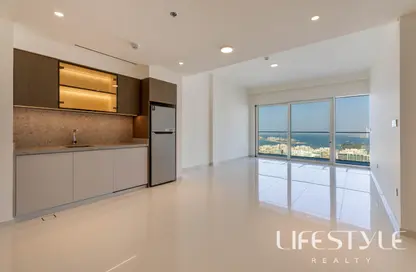 Apartment - 1 Bedroom - 1 Bathroom for sale in Grand Bleu Tower 1 - EMAAR Beachfront - Dubai Harbour - Dubai