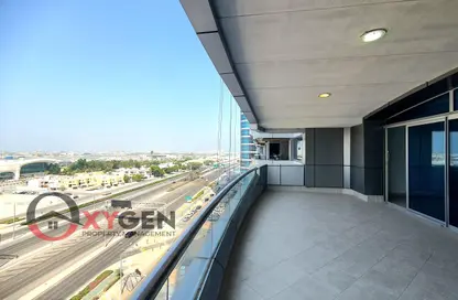 Apartment - 4 Bedrooms - 4 Bathrooms for rent in Mina Tower - Mina Road - Tourist Club Area - Abu Dhabi