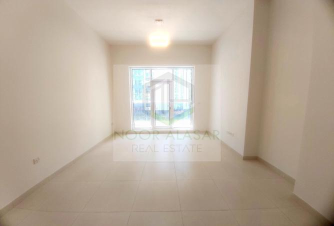 Apartment for Rent in Al Mezin Building: Brand New building open with ...