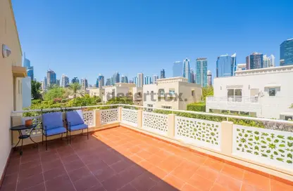 Villa - 4 Bedrooms - 5 Bathrooms for sale in Meadows 1 - Meadows - Dubai