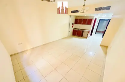 Apartment - 1 Bathroom for rent in Muwaileh 3 Building - Muwaileh - Sharjah