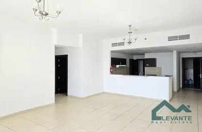 Apartment - 3 Bedrooms - 3 Bathrooms for rent in Mazaya 8 - Queue Point - Dubai Land - Dubai