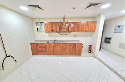 Apartment - 1 Bathroom for rent in Muwaileh 29 Building - Muwaileh - Sharjah