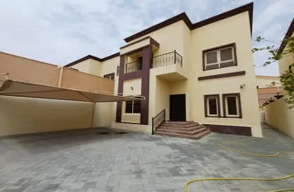 Villa - 4 Bedrooms - 5 Bathrooms for rent in Shakhbout City - Abu Dhabi