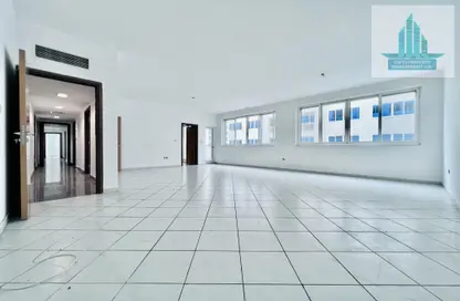 Bulk Rent Unit - Studio - 4 Bathrooms for rent in Khalidiya Street - Al Khalidiya - Abu Dhabi