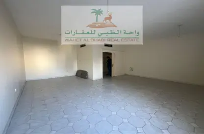 Apartment - 4 Bedrooms - 4 Bathrooms for rent in SG Al Soor Building - Al Soor - Al Qasimia - Sharjah