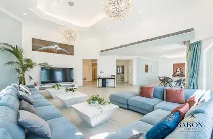 Villa - 4 Bedrooms - 5 Bathrooms for rent in Canal Cove Frond D - Canal Cove Villas - Palm Jumeirah - Dubai