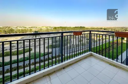 Apartment - 2 Bedrooms - 2 Bathrooms for sale in Hayat Boulevard-2A - Hayat Boulevard - Town Square - Dubai