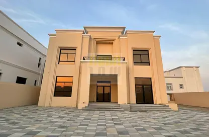 Villa - 4 Bedrooms - 5 Bathrooms for rent in Madinat Al Riyad - Abu Dhabi