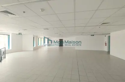 Retail - Studio for rent in DXB Tower - Sheikh Zayed Road - Dubai