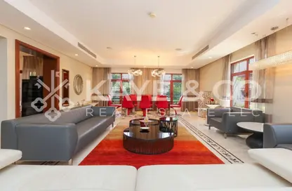 Villa - 5 Bedrooms - 7 Bathrooms for sale in The Mansions - Jumeirah Islands - Dubai