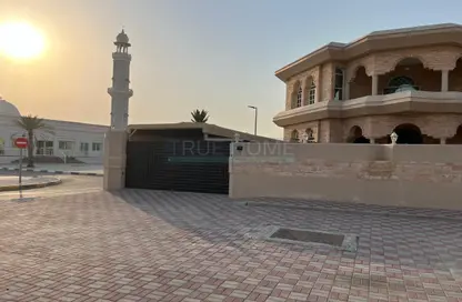 Villa - Studio - 6 Bathrooms for sale in Al Falaj - Al Riqqa - Sharjah