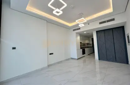 Apartment - 1 Bathroom for rent in Samana Golf Avenue - Dubai Studio City - Dubai