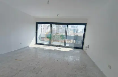 Apartment - 1 Bathroom for rent in Hamdan Street - Abu Dhabi