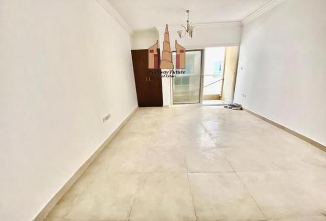 Apartment - 1 Bedroom - 2 Bathrooms for rent in Muwaileh 29 Building - Muwaileh - Sharjah