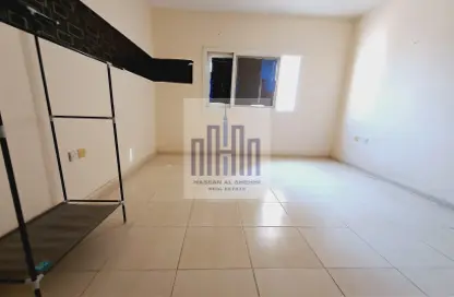 Apartment - 1 Bathroom for rent in Fire Station Road - Muwaileh - Sharjah