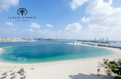 Apartment - 2 Bedrooms - 3 Bathrooms for sale in Al Msalli - Shoreline Apartments - Palm Jumeirah - Dubai