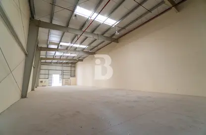 Warehouse - Studio for rent in Phase 2 - Dubai Investment Park (DIP) - Dubai