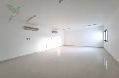 Apartment - 3 Bedrooms - 3 Bathrooms for rent in Al Kewaitat - Central District - Al Ain