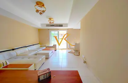 Villa - 2 Bedrooms - 3 Bathrooms for rent in Springs 11 - The Springs - Dubai