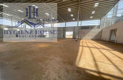 Warehouse - Studio - 2 Bathrooms for rent in Umm Al Thuoob - Umm Al Quwain