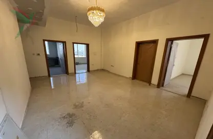 Apartment - 3 Bedrooms - 4 Bathrooms for rent in Al Dafeinah - Asharej - Al Ain