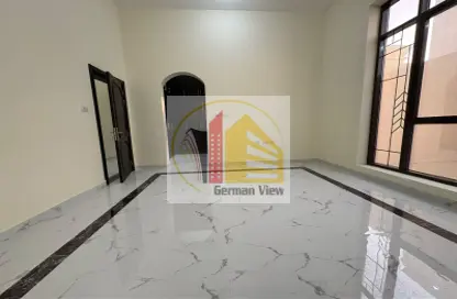 Apartment - 4 Bedrooms - 5 Bathrooms for rent in Madinat Al Riyad - Abu Dhabi