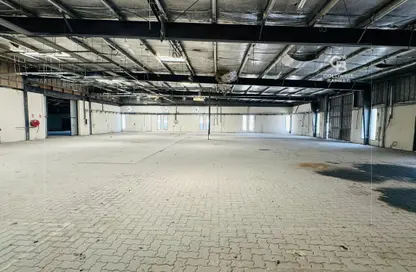 Warehouse - Studio - 3 Bathrooms for rent in Al Quoz Industrial Area 4 - Al Quoz Industrial Area - Al Quoz - Dubai