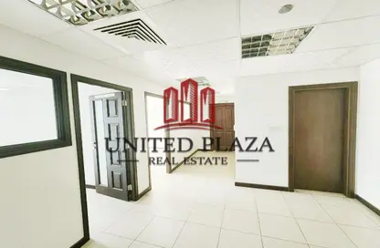 Office Space - Studio - 1 Bathroom for rent in Corniche Tower - Corniche Road - Abu Dhabi