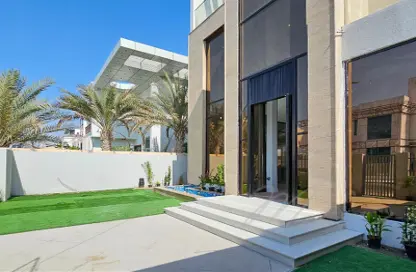 Villa - 7 Bedrooms - 7+ Bathrooms for sale in Jumeirah Park Homes - Jumeirah Park - Dubai