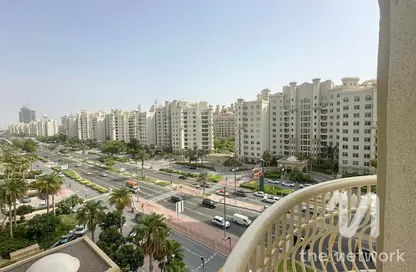 Apartment - 3 Bedrooms - 4 Bathrooms for rent in Al Das - Shoreline Apartments - Palm Jumeirah - Dubai