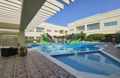 Compound - 4 Bedrooms - 4 Bathrooms for rent in Jumeirah 1 Villas - Jumeirah 1 - Jumeirah - Dubai