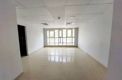 Office Space - Studio - 1 Bathroom for rent in Hai Al Murabbaa - Central District - Al Ain