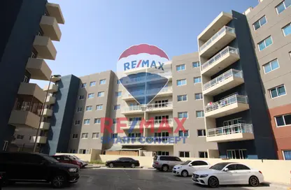 Apartment - 1 Bathroom for rent in Tower 21 - Al Reef Downtown - Al Reef - Abu Dhabi