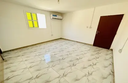 Empty Room image for: Villa - 1 Bathroom for rent in Liwa Village - Al Musalla Area - Al Karamah - Abu Dhabi, Image 1