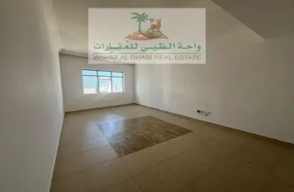 Apartment - 1 Bedroom - 2 Bathrooms for rent in Al Taawoon Tower 1 - Al Taawoon Towers - Al Khan - Sharjah